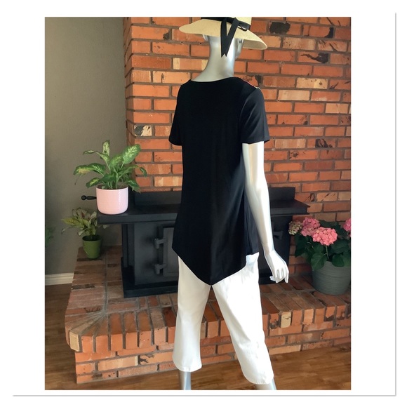 Black Floral Scoop Neck Tunic, NWOT - Picture 5 of 5